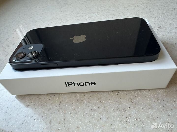 iPhone 12, 64 ГБ