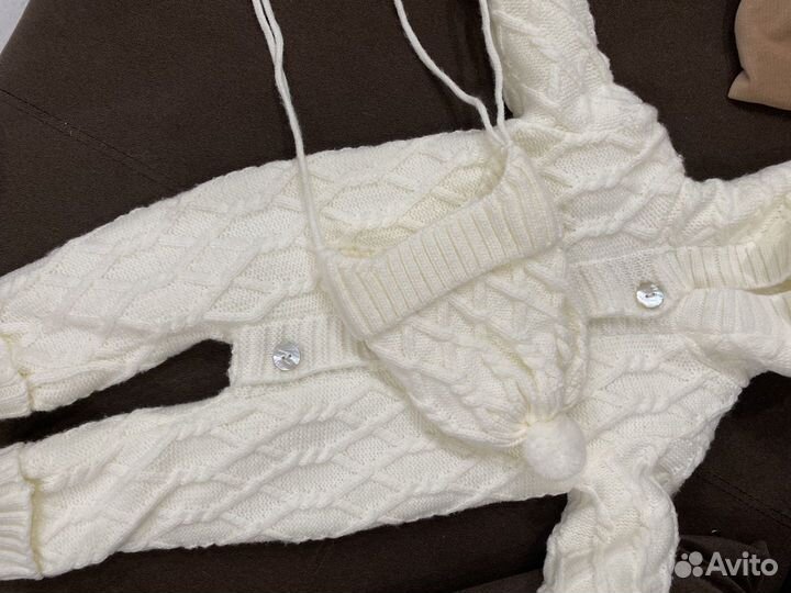 Вязаный комплект на выписку