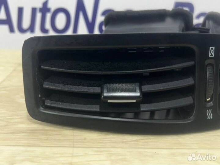 Дефлектор воздушный передний правый Kia Ceed