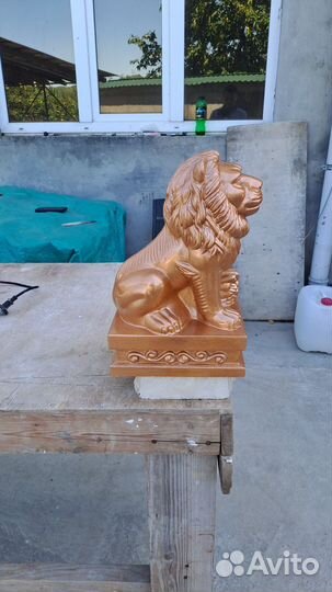 Лев бетонный