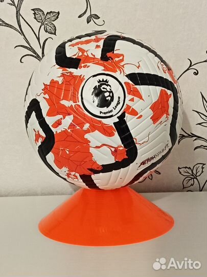 Футбольный мяч Nike Premier League