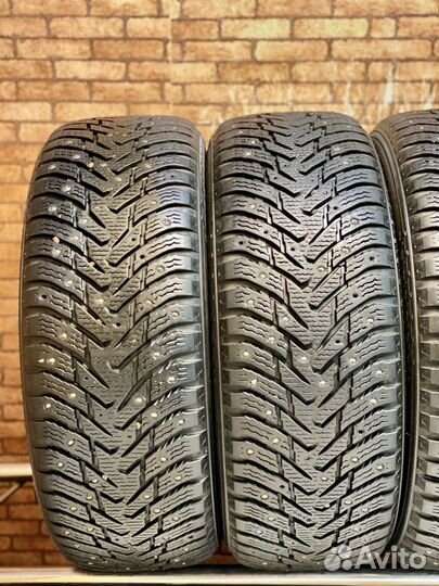 Nokian Tyres Hakkapeliitta 8 SUV 235/60 R17
