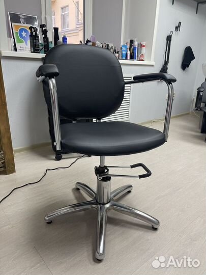 Парикмахерское кресло