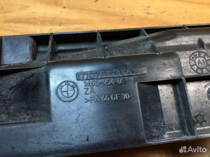 Защита радиатора правая Bmw 320 E90 N46B20B 2006