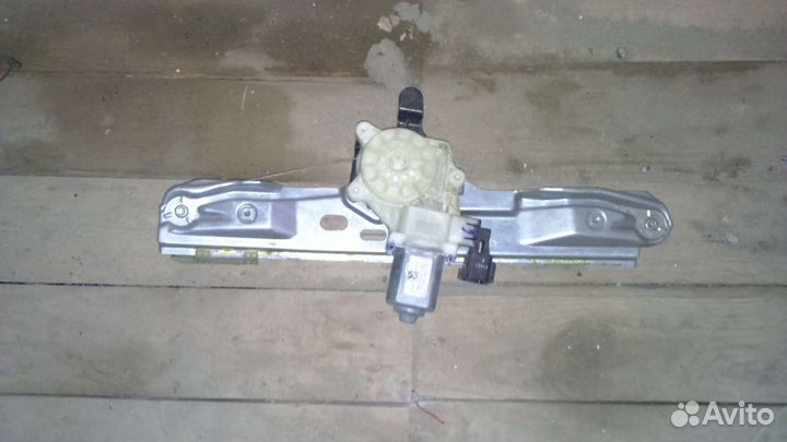 Стеклоподъёмник электрический