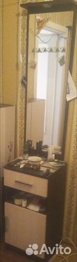 Тумба с зеркалом в прихожую