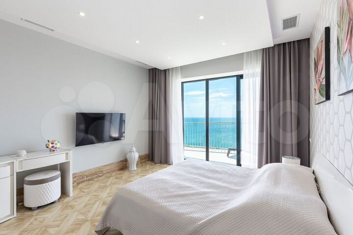 3-к. апартаменты, 239 м², 13/27 эт.