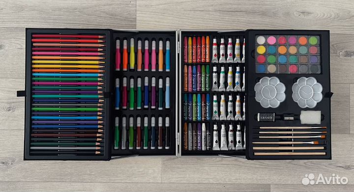 Набор для рисования новый и машинки