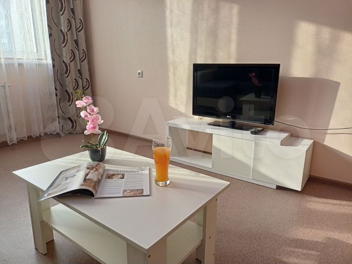 2-к. квартира, 65 м², 8/18 эт.