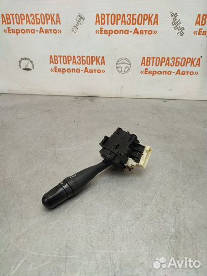 Переключатель подрулевой Toyota Yaris хечбек 1 Л