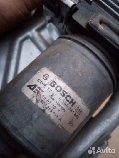 Фольксваген Шаран трапеция стеклоочистителя