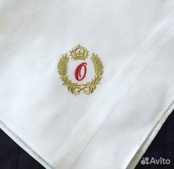 Белые носовые платки по 2-3 штуки