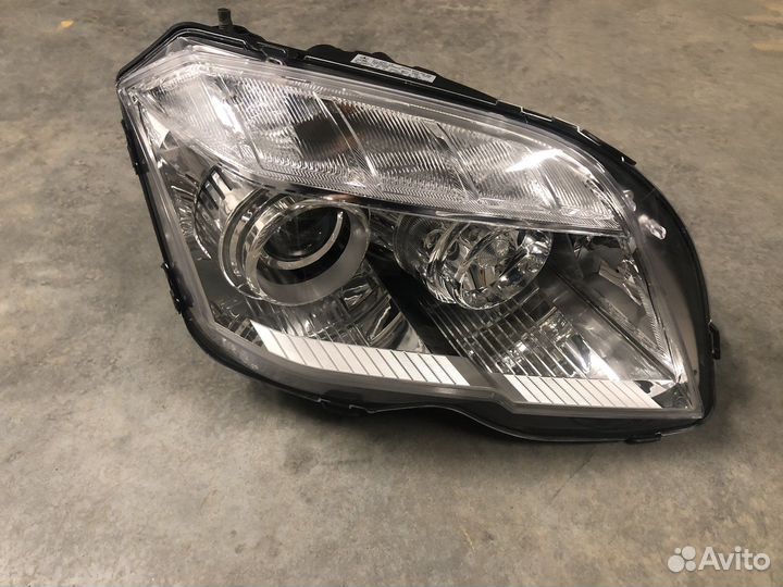 Фара правая Mercedes X204 GLK