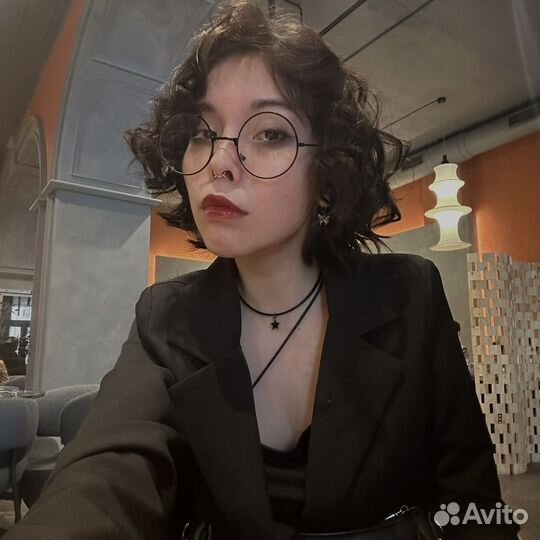 Администратор официант сканировщик кассир хостес