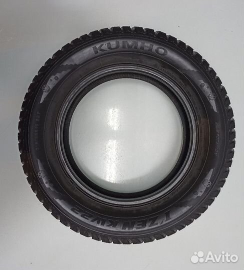 Kumho I'Zen KW22 215/65 R16