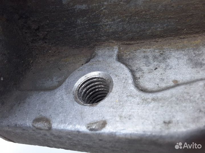 Кронштейн опоры двигателя Ford Mondeo 1