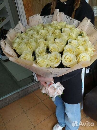 51роза 50 см белые или микс