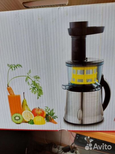 Соковыжималка шнековая новая