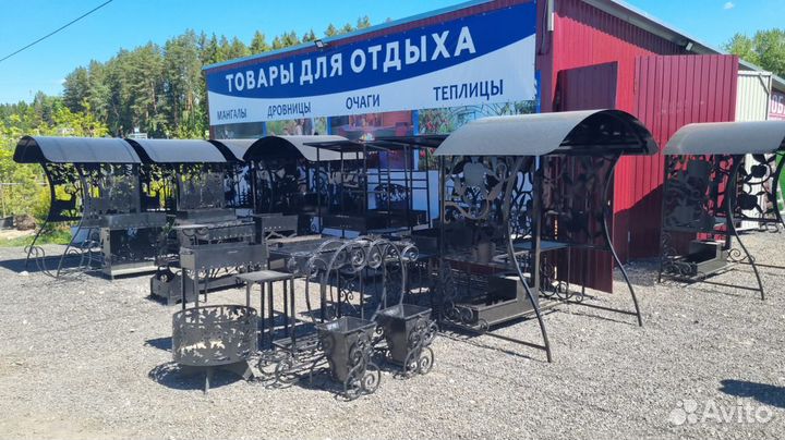 Кованые мангалы с крышей и др
