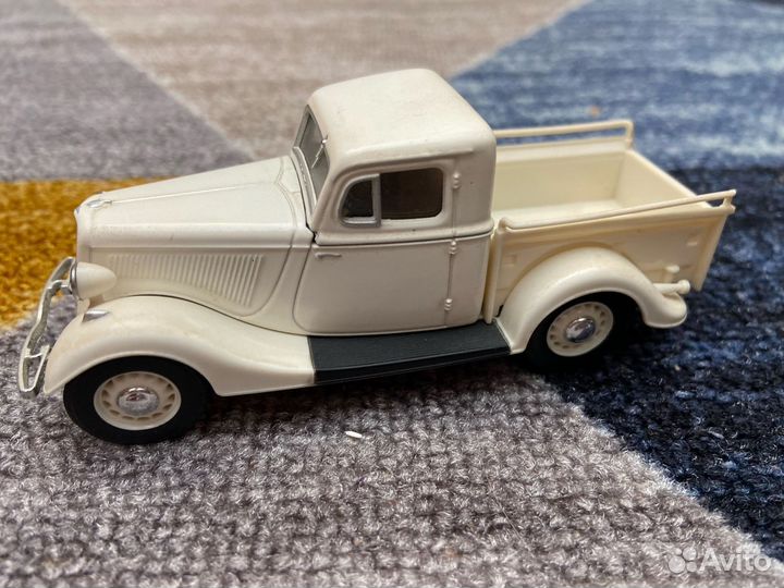 Модель автомобиля газ 11-73 1/43 Deagostini
