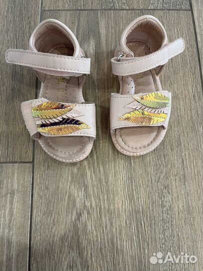 Босоножки для девочки 20