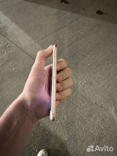 iPhone 8, 64 ГБ