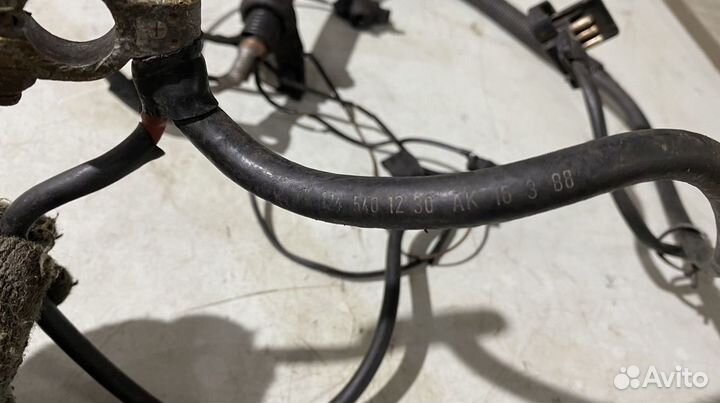 Клемма аккумуляторная плюсовая Mercedes W124