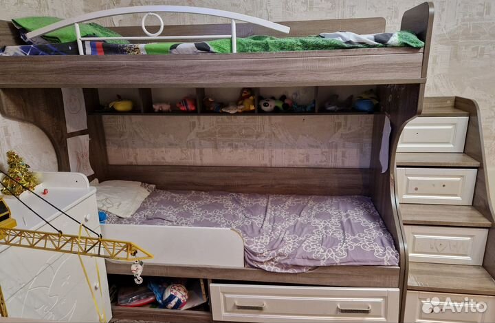 Двухъярусная кровать бу с матрасами