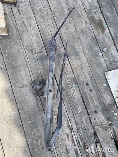 Трапеция дворников ауди 100 с3