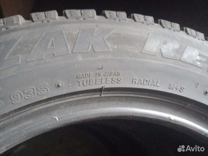 Bridgestone Blizzak Revo GZ 215/55 R16 93S