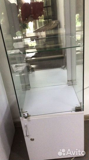 Шкаф витрина