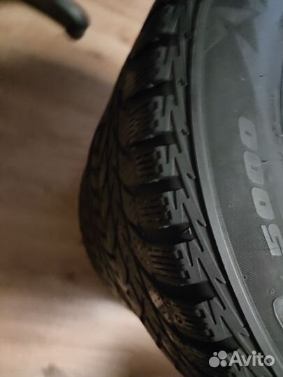 Bridgestone Ice Cruiser 5000 215/65 R16 98