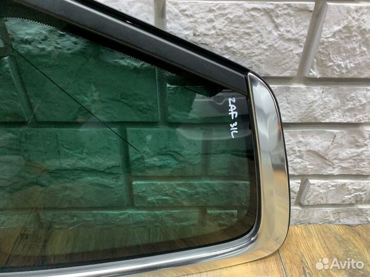 Opel zafira C Стекло кузовное глухое LH RH