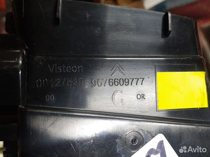 Дефлектор воздушный левый Citroen C4 2