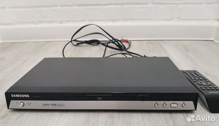 Видеомагнитофон DVD плеер Samsung DVD P 171