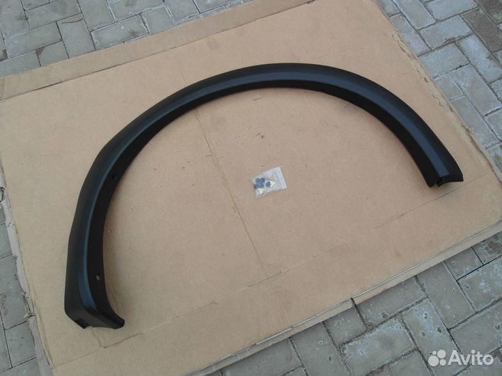 Молдинг крыла зад правый Infiniti QX56/QX80 10-14