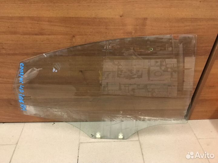 Solaris 4D с 2011 года Стекло заднее правое Б/У