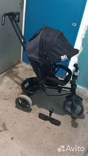 Велосипед коляска с родительской ручкой