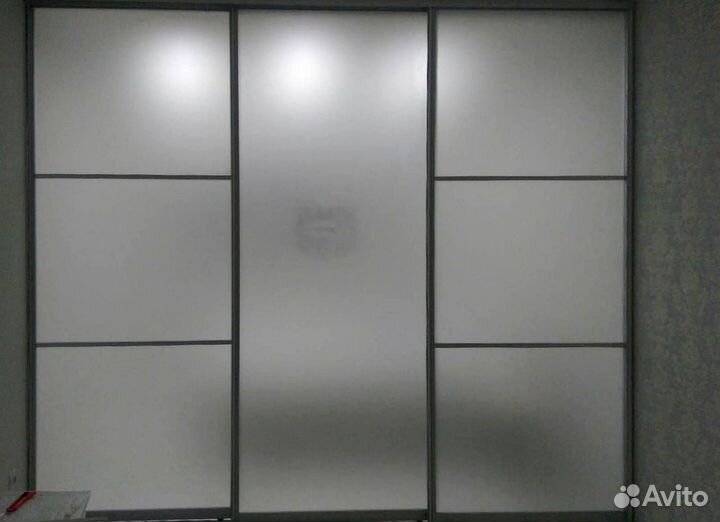 Стеклянная перегородка