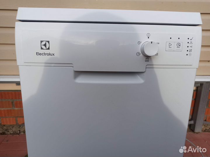 Посудомоечная машина Electrolux esf9421low
