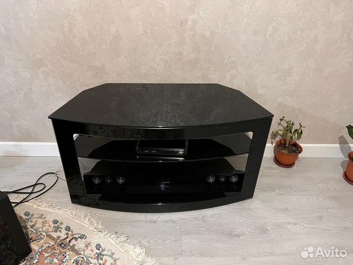 Тумба под телевизор