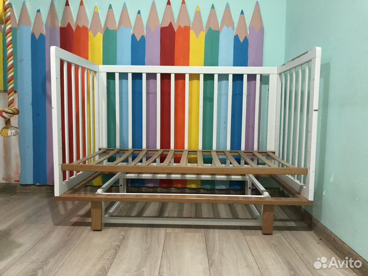 Детская кроватка качалка