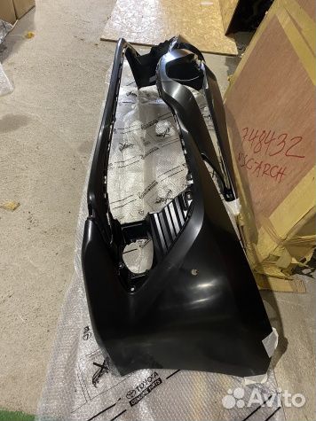 Toyota Camry V70 бампер передний оригинал