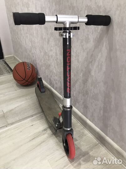 Самокат reaction до 80 кг