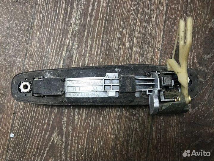 Ручка двери внешняя передняя левая Subaru Forester