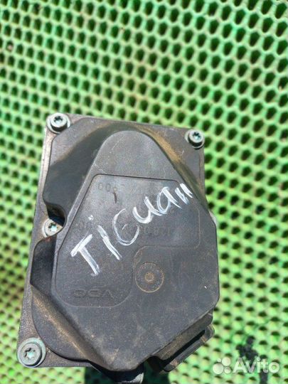 Дросельная заслонка Volkswagen Tiguan clja 2011