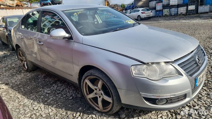 Крыло переднее правое Volkswagen Passat B6