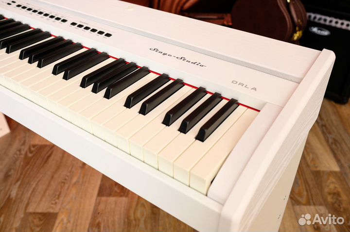 Цифровое пианино белое Orla (Италия) + (комплект)