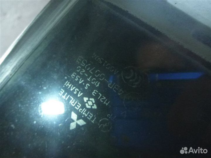 Стекло двери заднее левое Mitsubishi Outlander