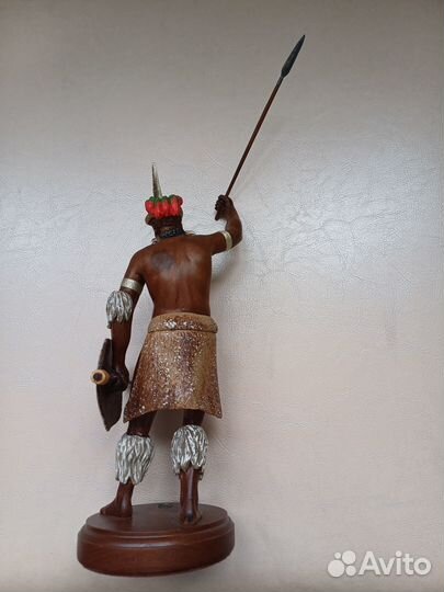 Деревянная фигурка африканского война с копьем (вы